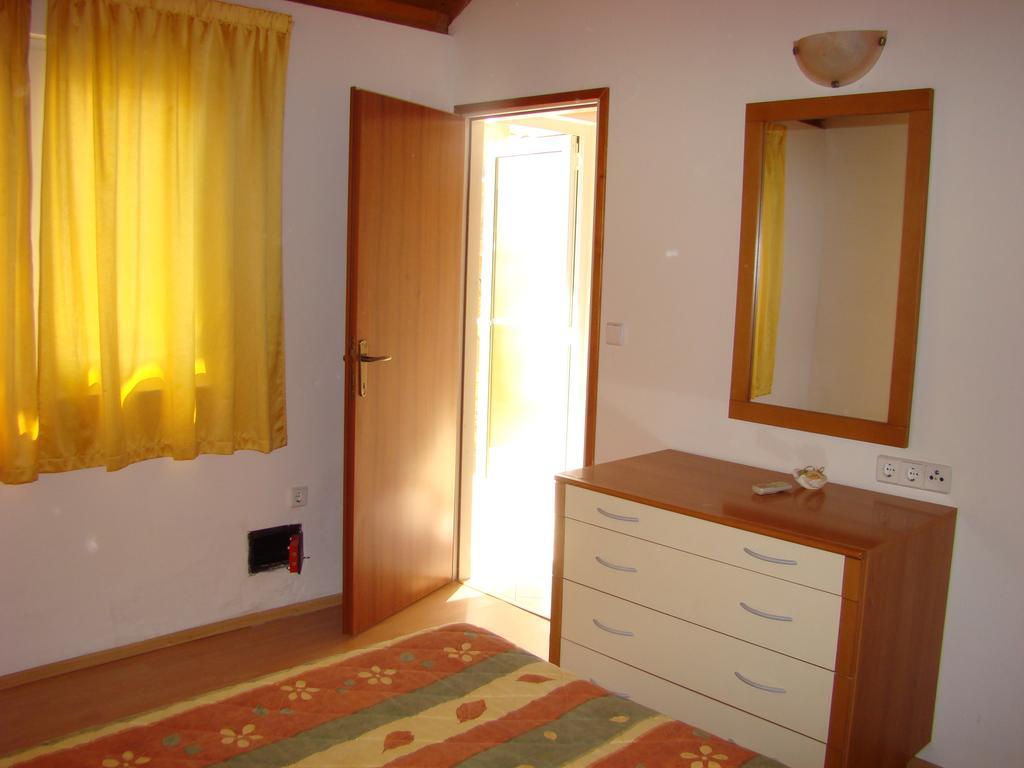 Villas Oleandri Vrboska Esterno foto